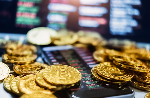 Nen-hold-coin-nao