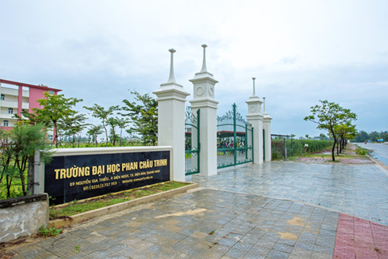 Trường Đại học Phan Châu Trinh